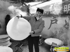 山东五莲县张吉花加工煎饼6万多斤,销售收入60多万元